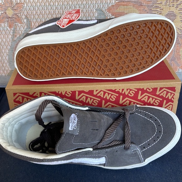 Vans Sk8-Hi
Textured Asphalt
VN0005U9107
WMNS sneakers - Picture 4 of 16